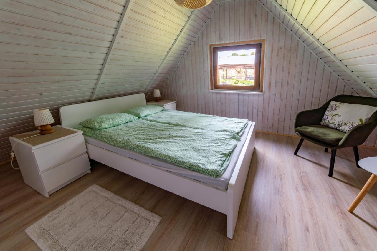 Pod Debami Domki ,Pokoje,Nauka Jazdy Konnej Sarbsk Obok Leby Exterior photo